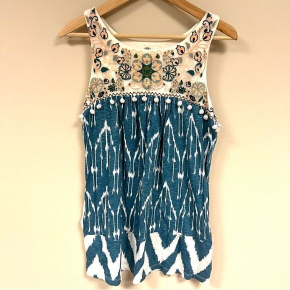 - Floreat gorgeous embroidered sleeveless top. Size S - Picture 2 of 8